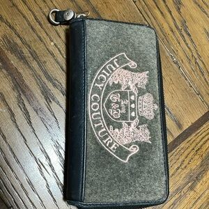 Juicy couture zip around vintage wallet